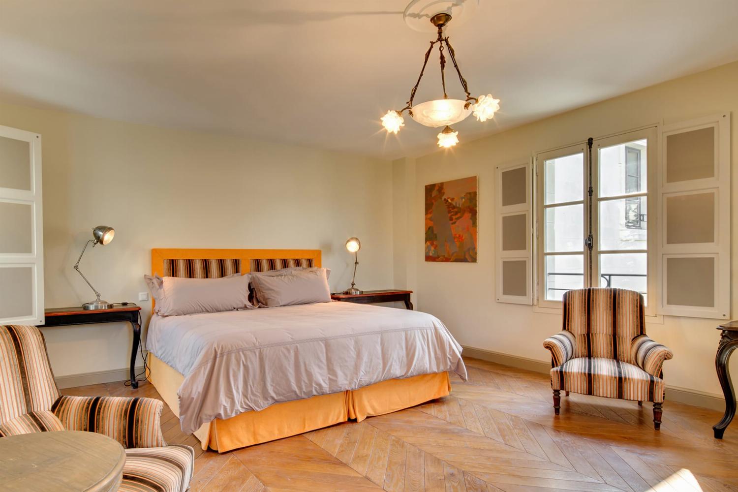 Bedroom | Holiday château in Centre-Val de Loire