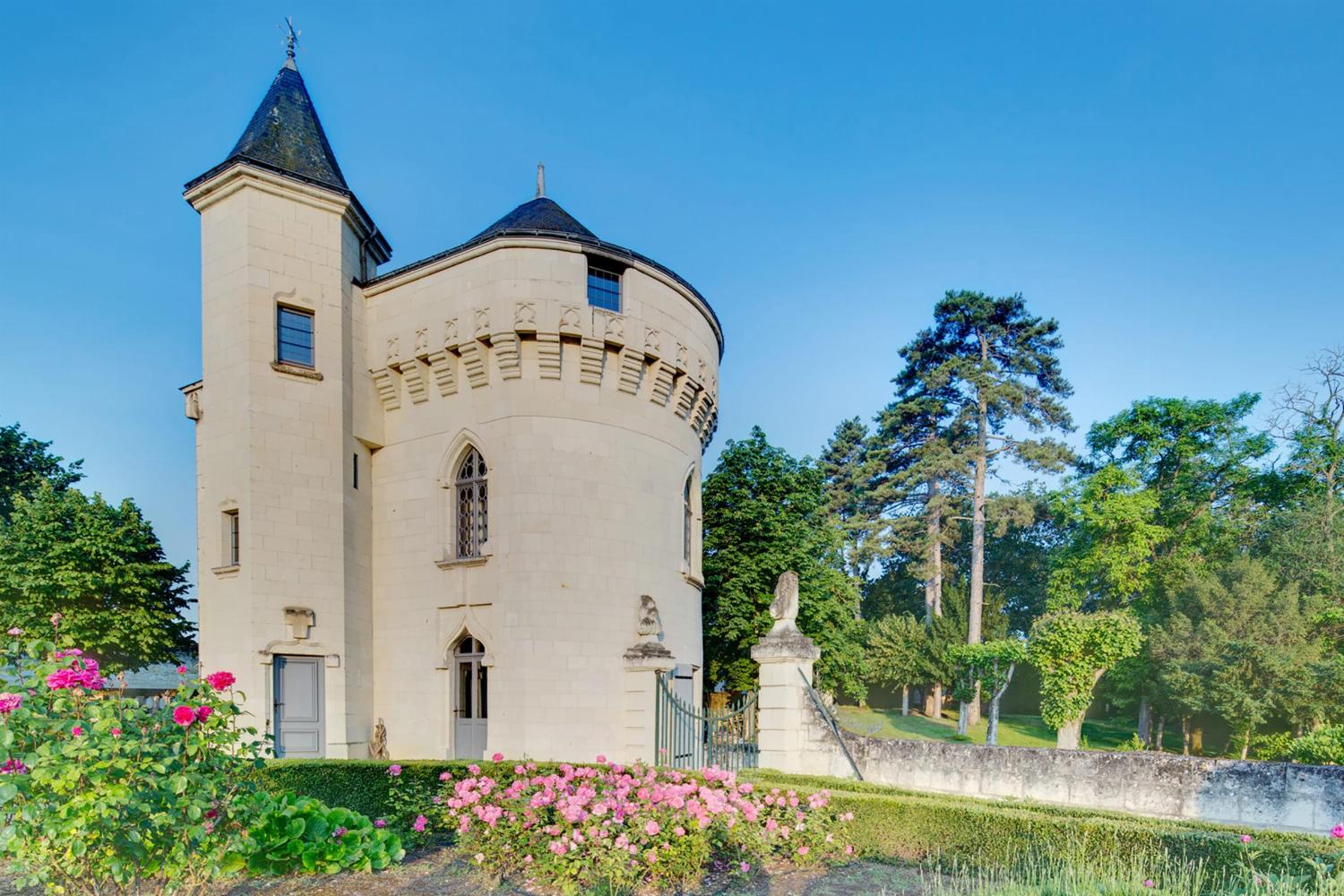 Holiday château in Centre-Val de Loire