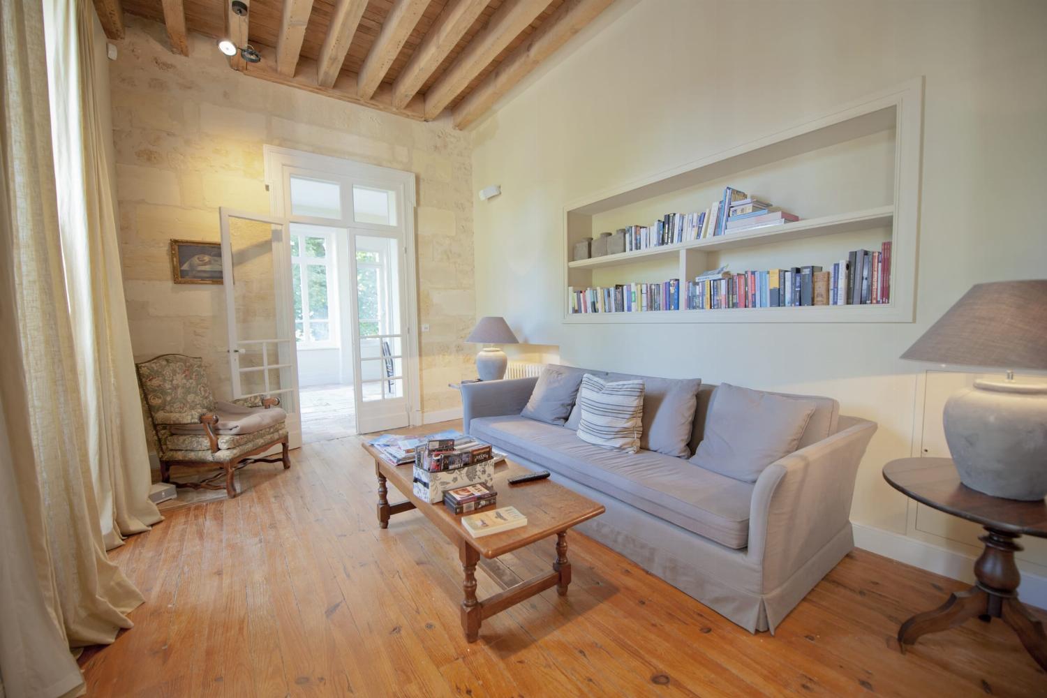 Living room | Holiday château in Gironde