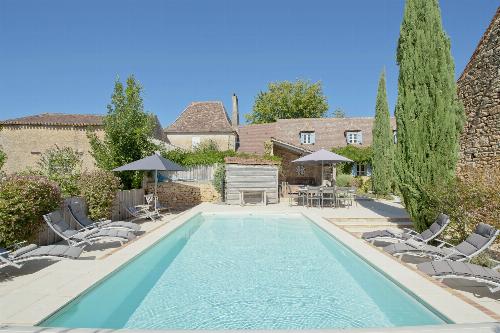 Rental home in Dordogne with private pool