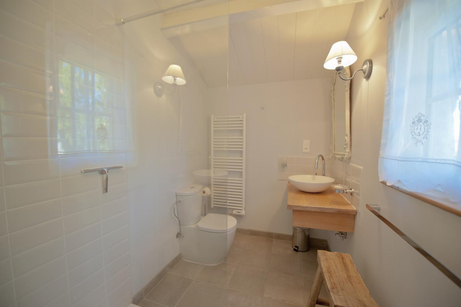 Bathroom | Rental home in Lot-et-Garonne