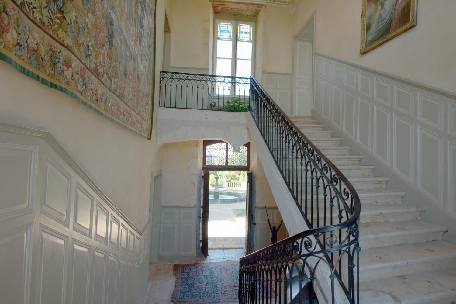 Staircase | Holiday château in the Gers