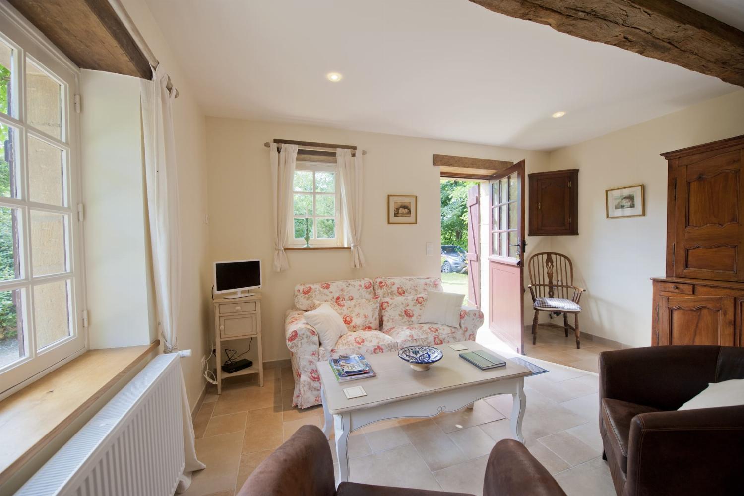 Living room | Rental cottage in Nouvelle-Aquitaine