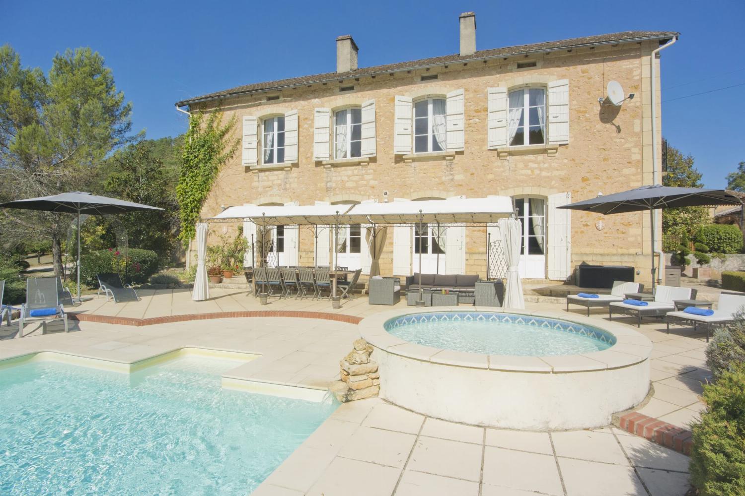 Rental home in Nouvelle-Aquitaine with private heated pool