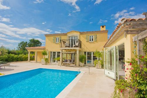 Holiday villa in Saint-Tropez with private heated pool