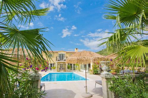 Holiday villa in Saint-Tropez with private heated pool