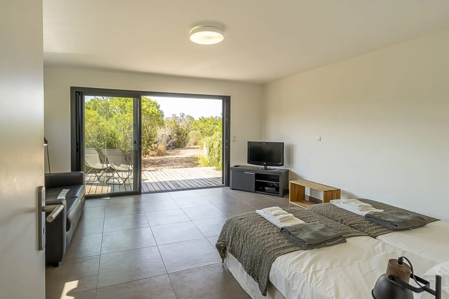 Bedroom | Holiday villa in Corsica