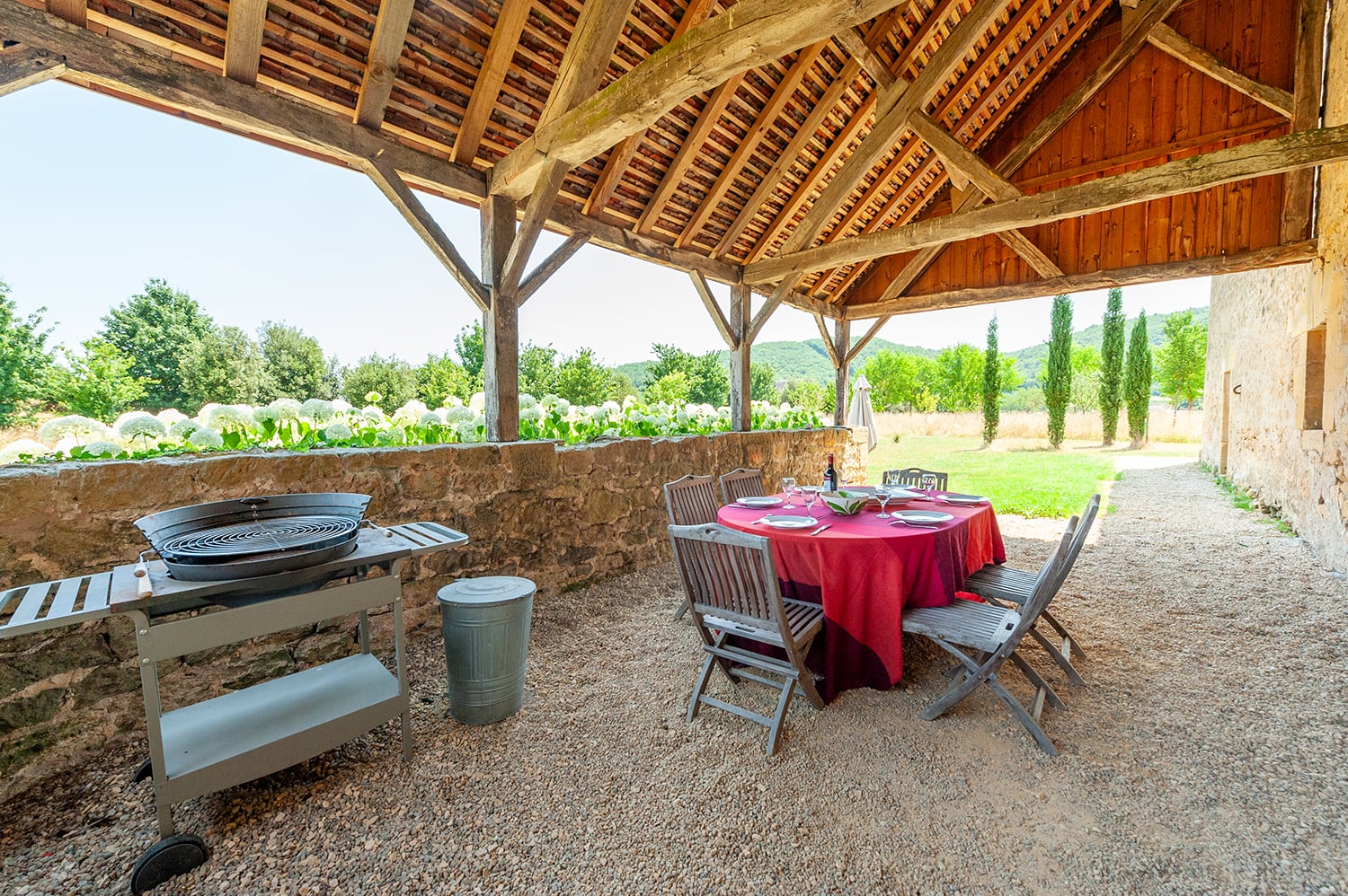 Covered dining terrace