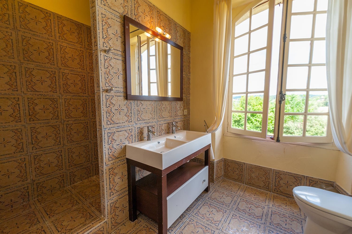 Bathroom | Holiday accommodation in Dordogne