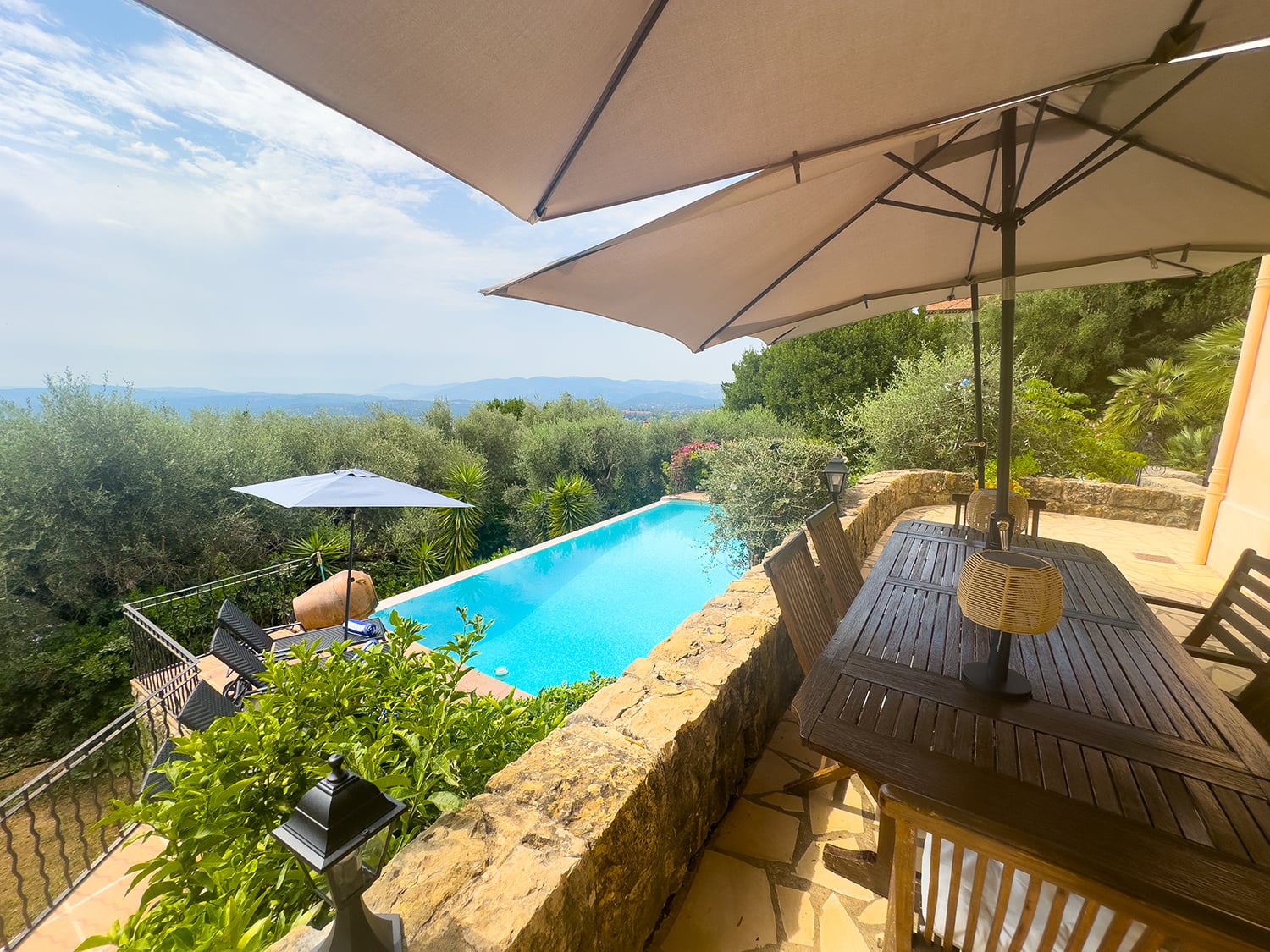 Shaded dining terrace | Holiday home in Grasse, Provence