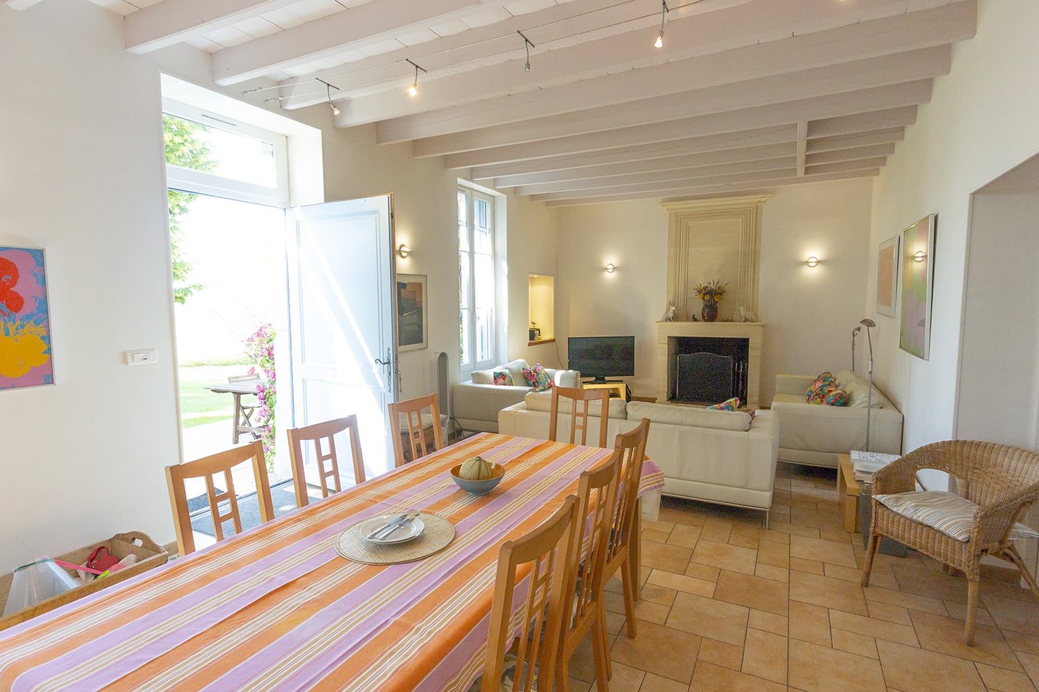 Dining room | Vacation home in Nouvelle-Aquitaine