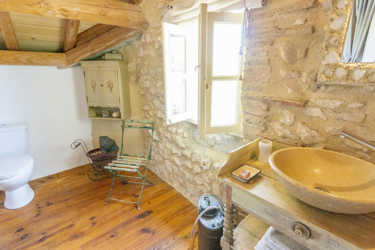 Bathroom | Holiday home in Dordogne