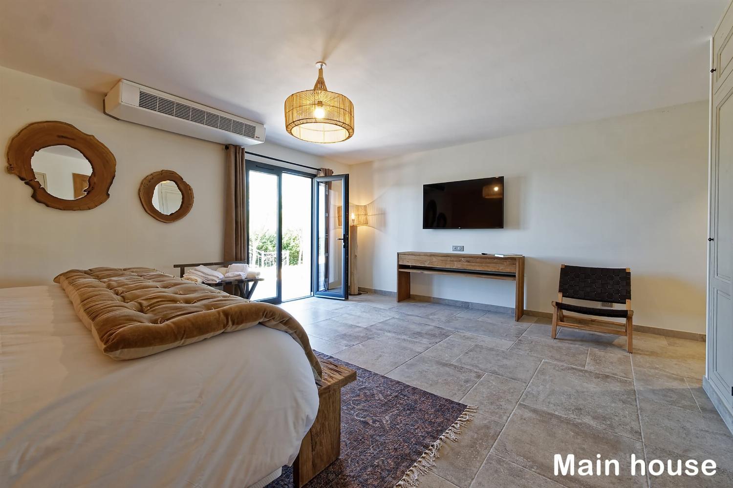 Main house bedroom | Holiday home in Provence