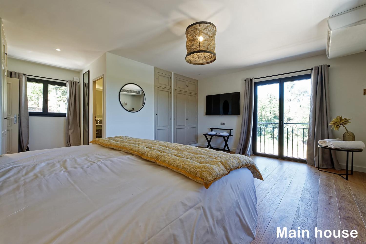 Main house bedroom | Holiday home in Provence