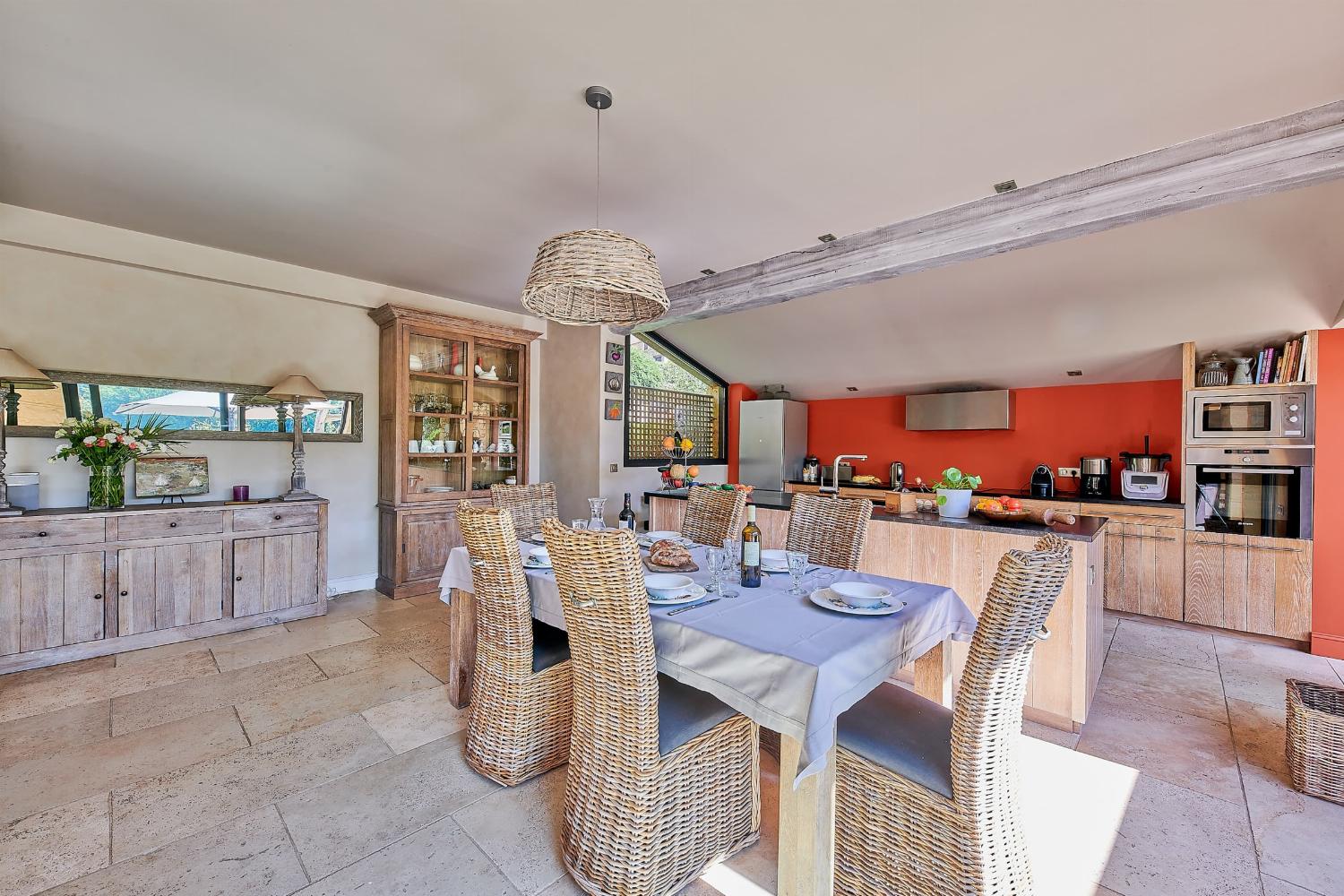 Dining room | Holiday home in Dordogne