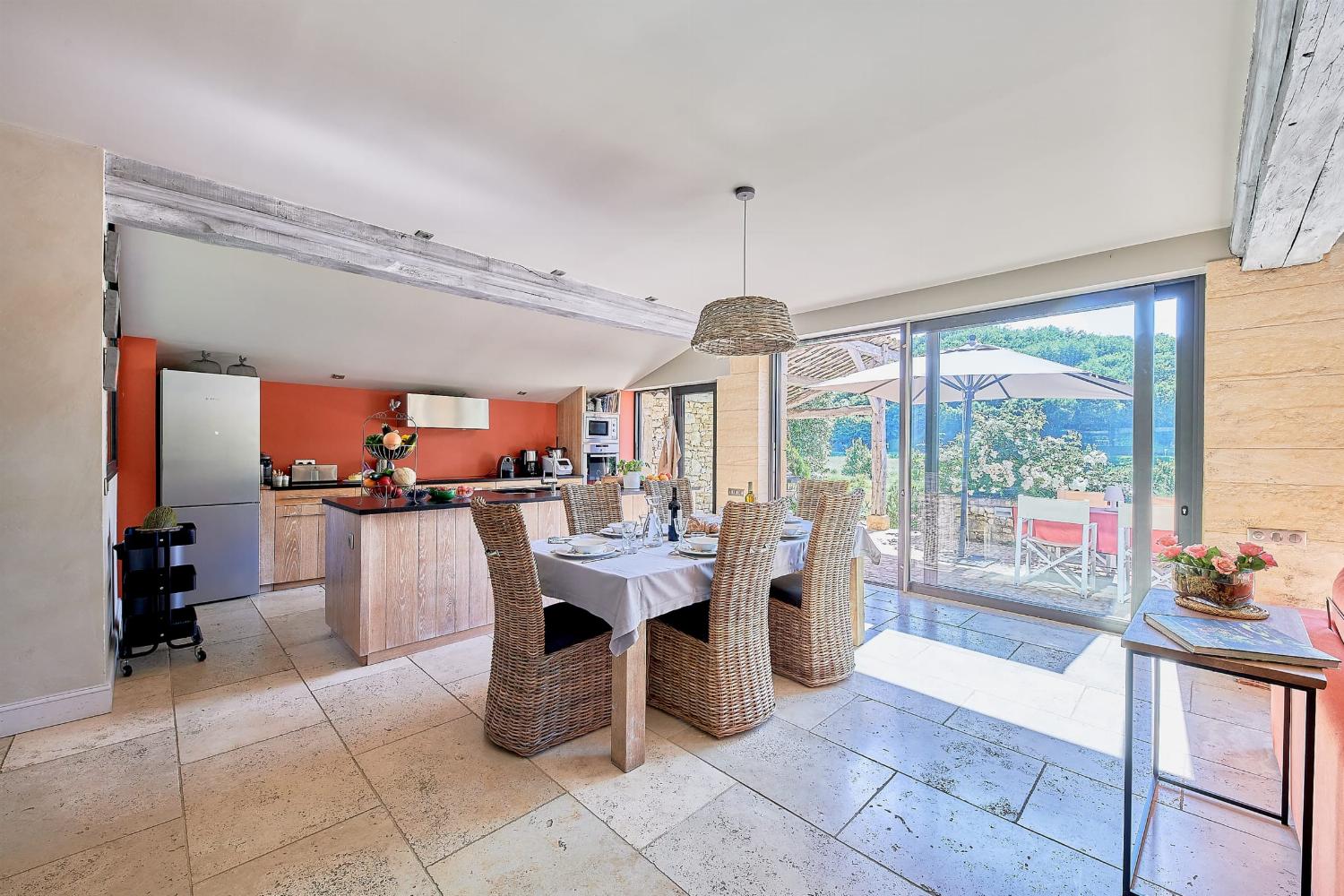 Dining room | Holiday home in Dordogne