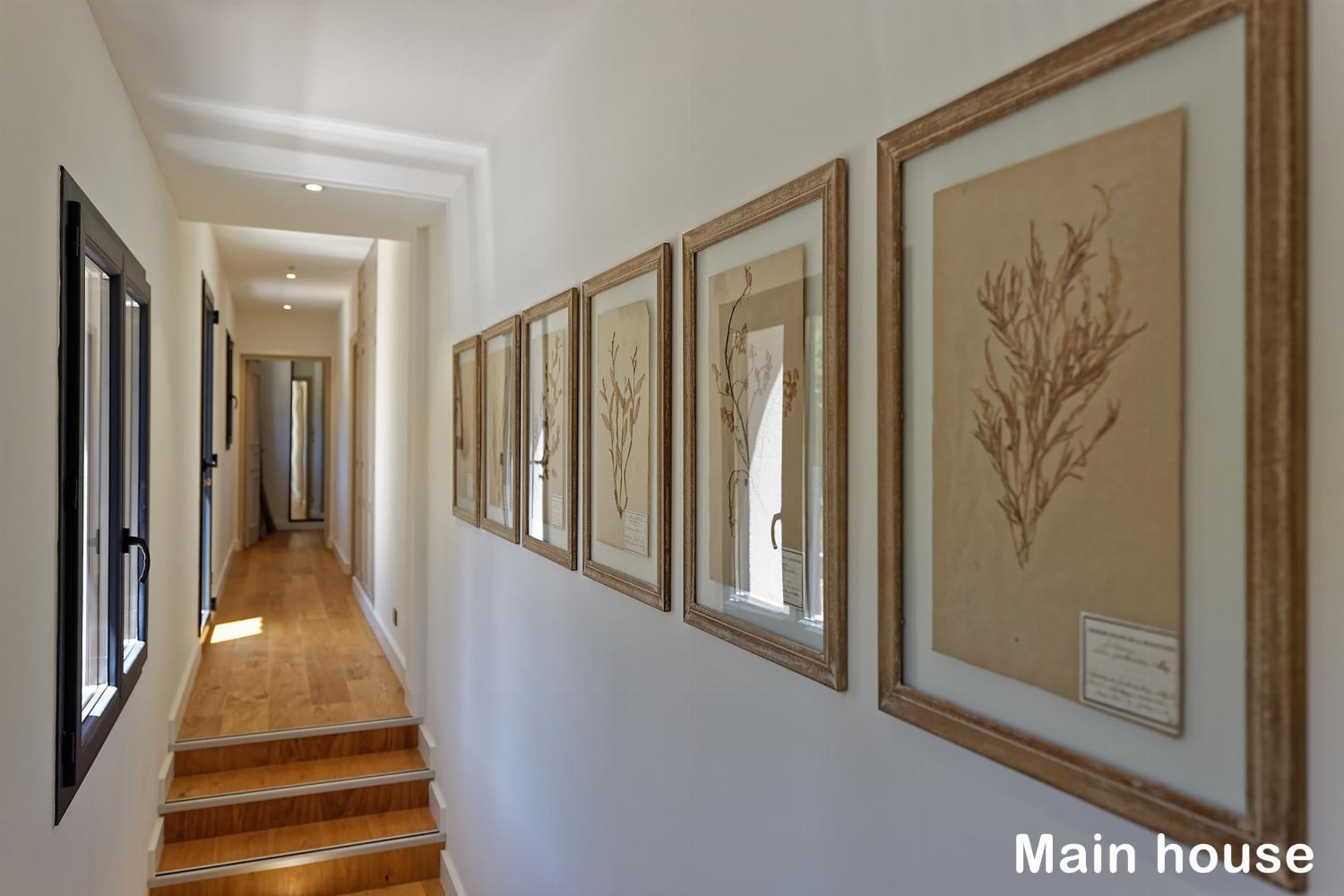 Main house hallway | Holiday home in Provence