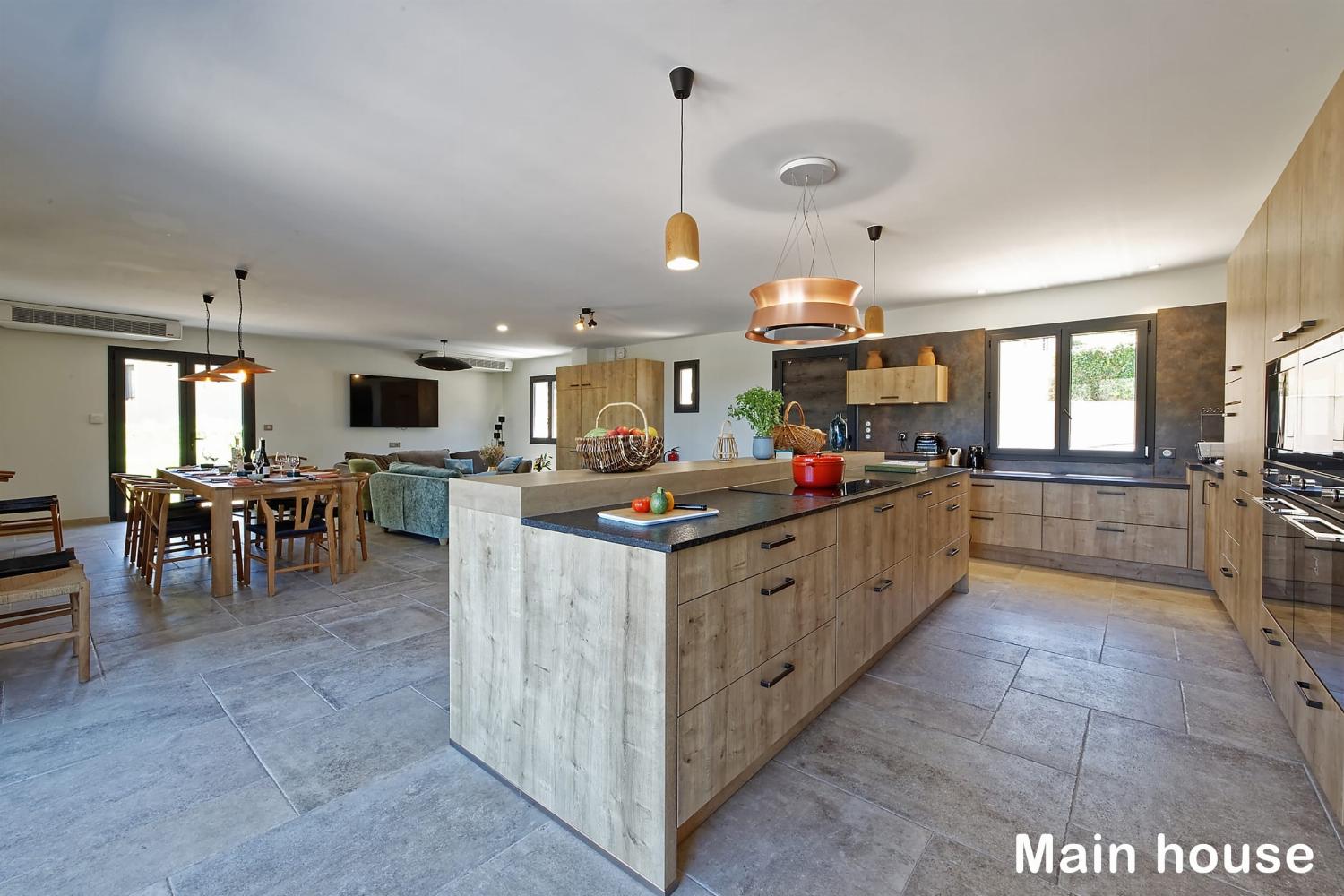 Main house kitchen | Holiday home in Provence