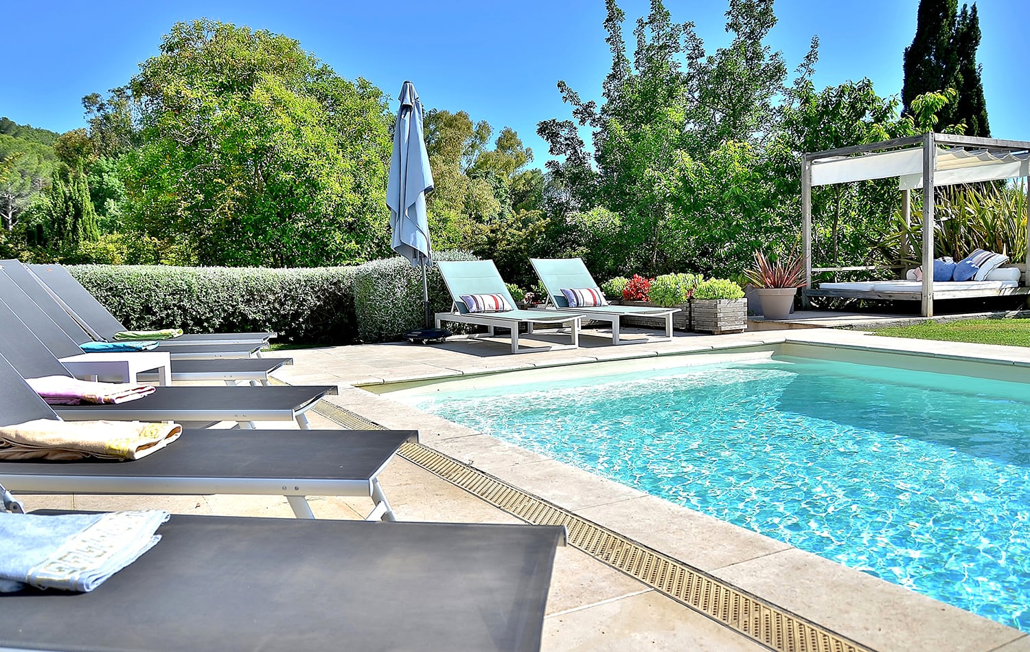 Holiday villa in Provence with private pool