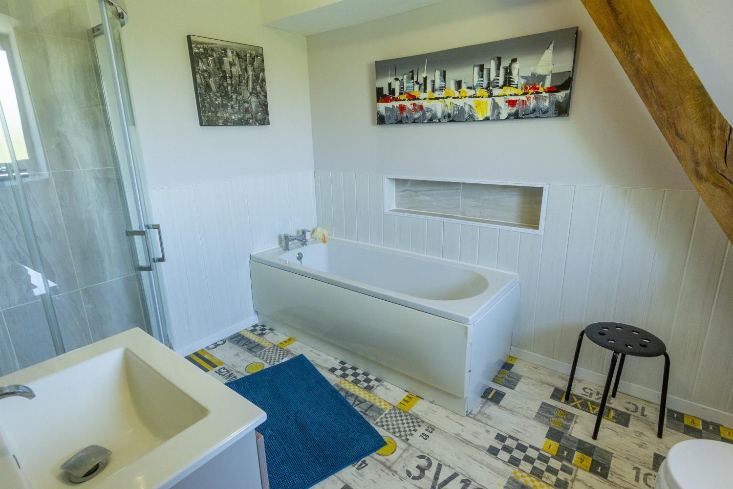 Bathroom | Rental home in Dordogne