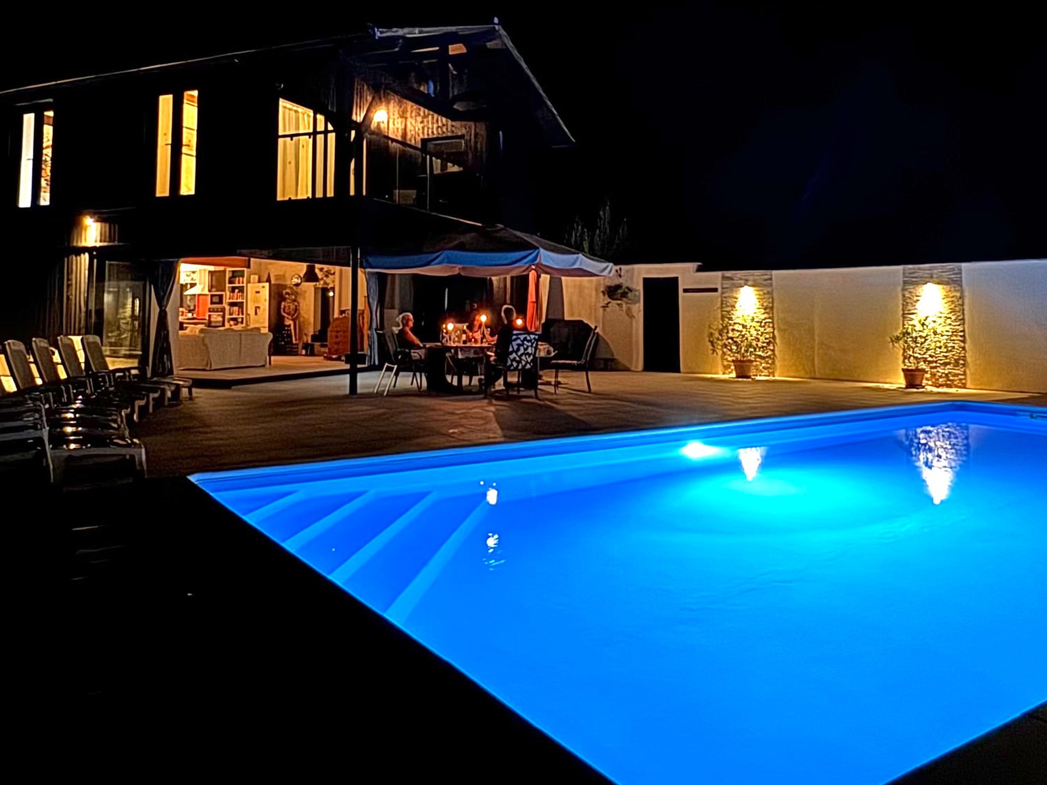 Rental home in Dordogne with private pool at night