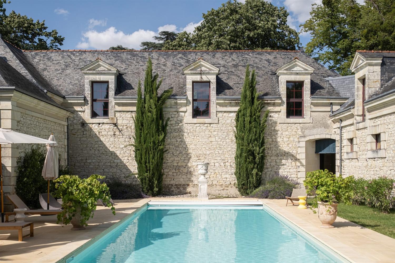 Private heated pool | Holiday château in Indre-et-Loire