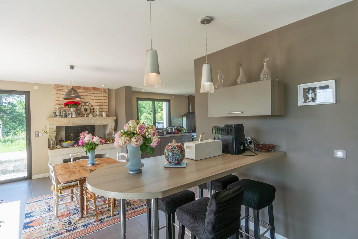 Dining room | Holiday home in South West France