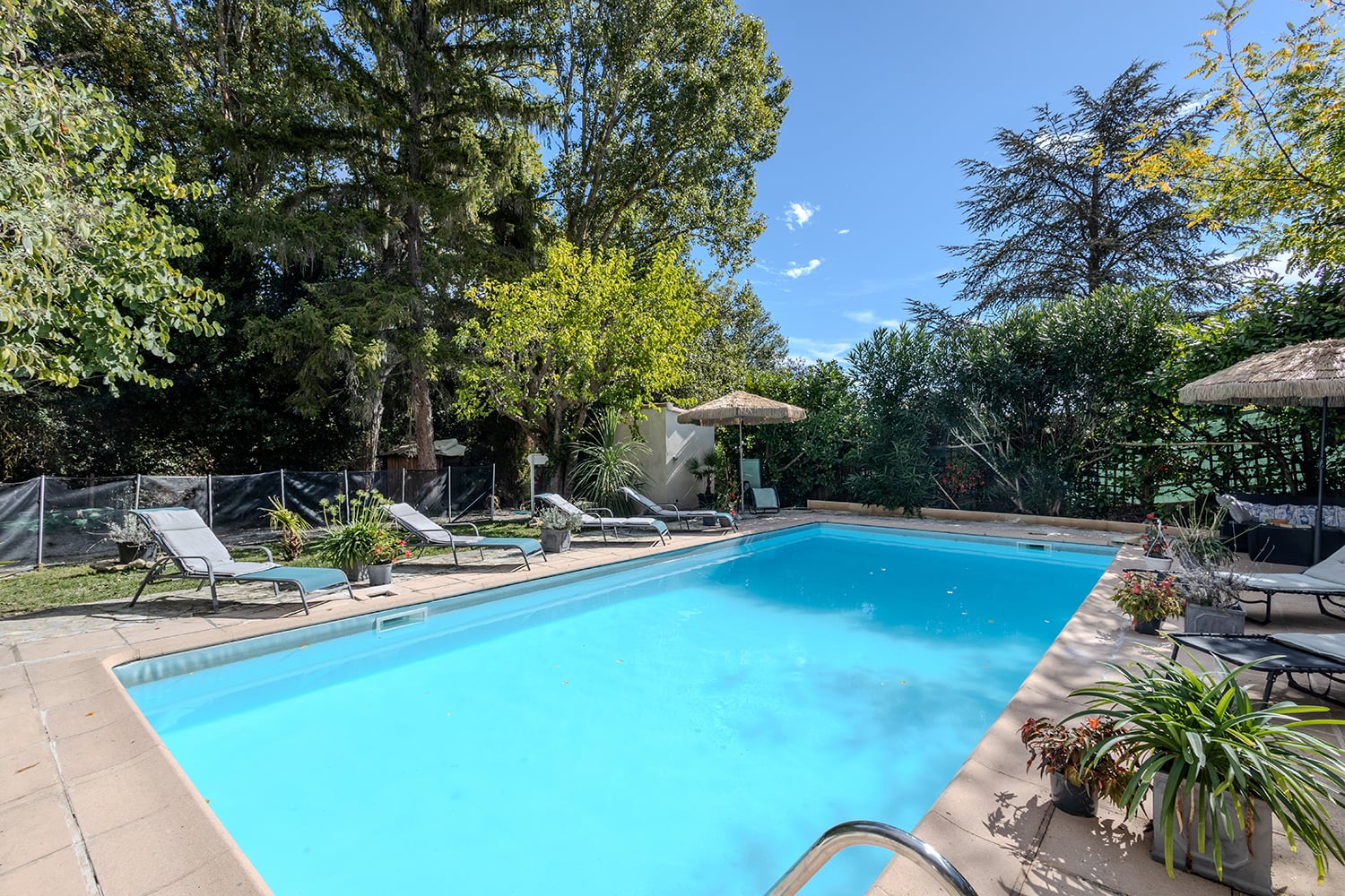 Private pool Private pool