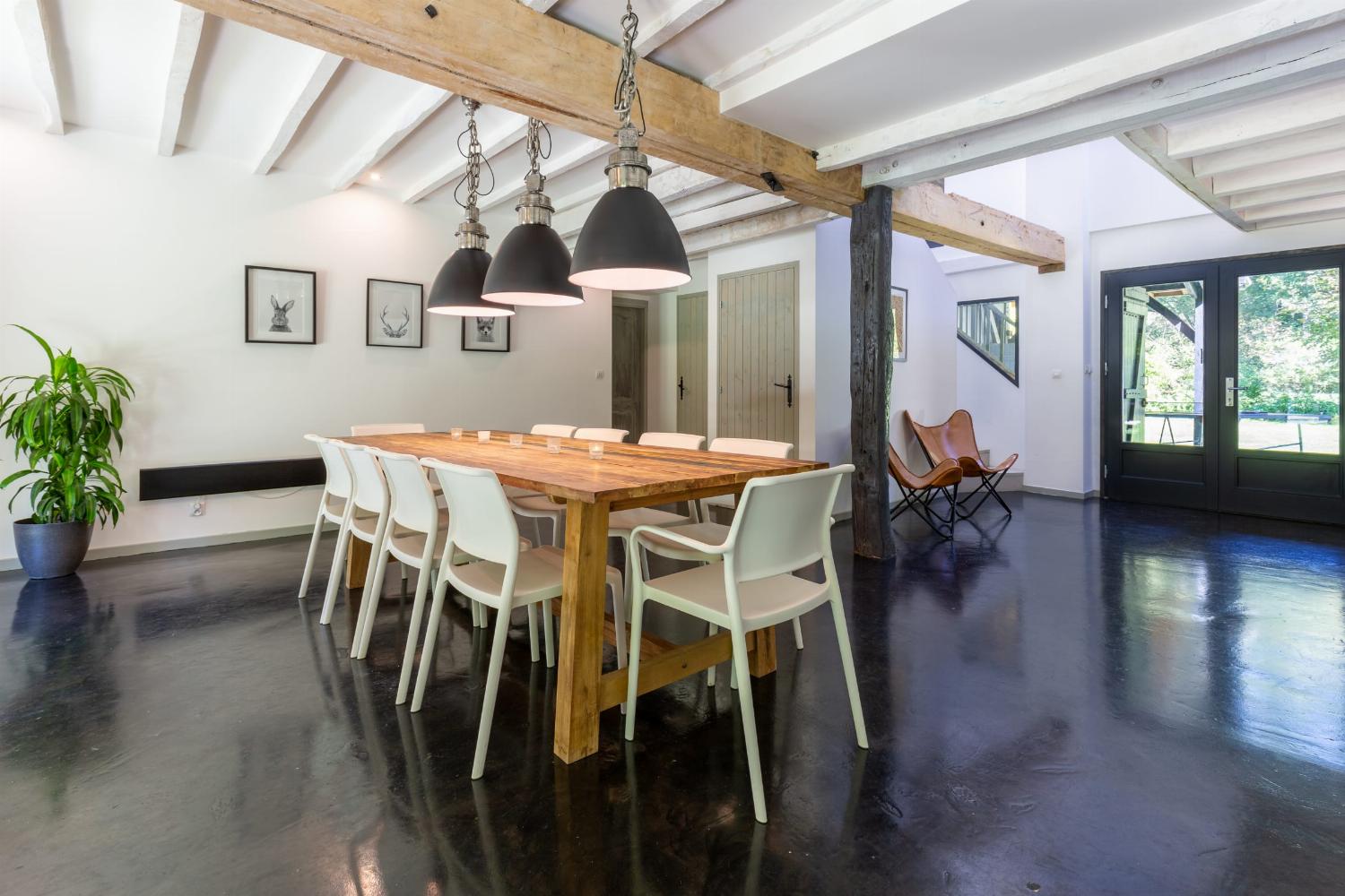 Dining room | Holiday home in Nouvelle-Aquitaine