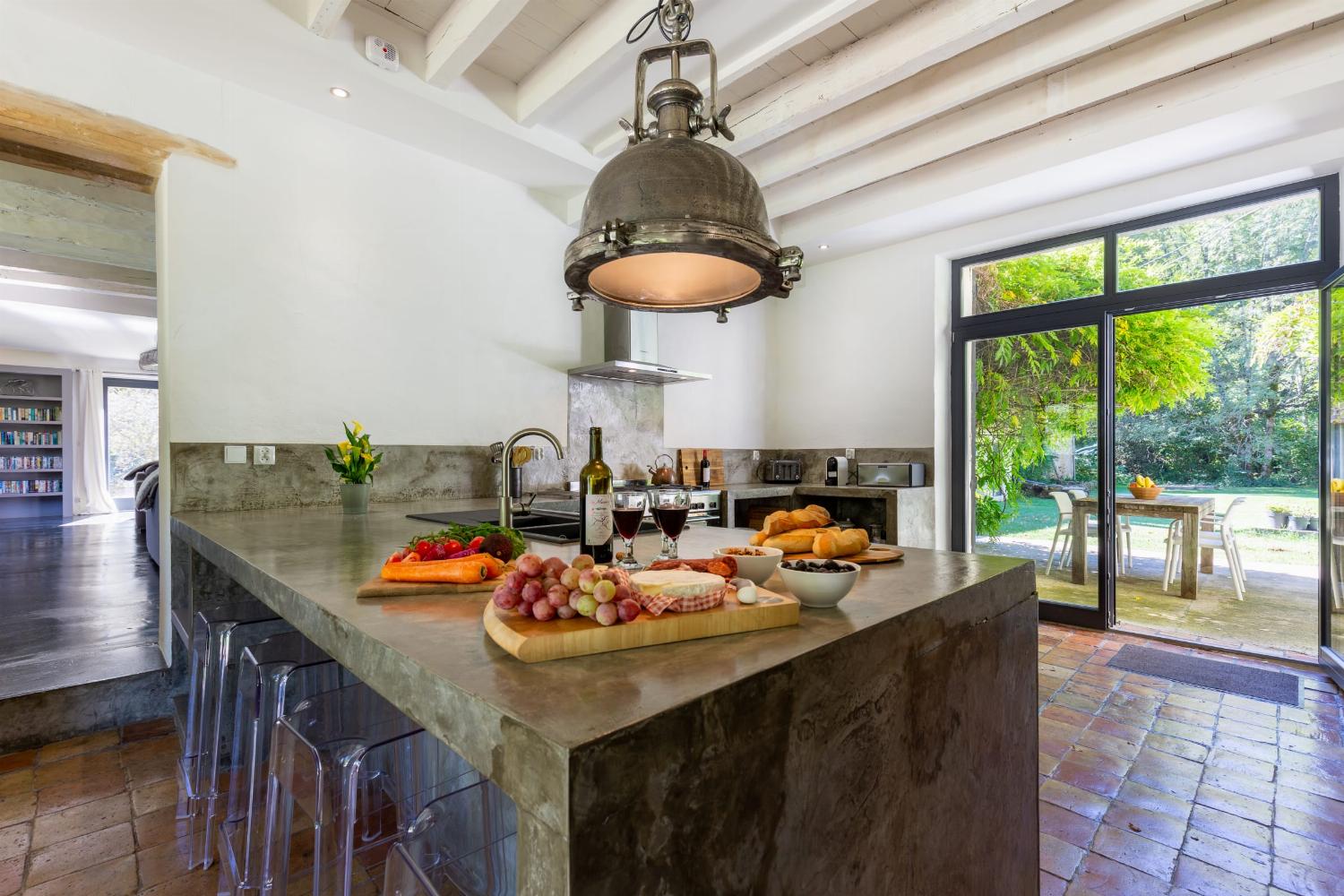 Kitchen | Holiday home in Nouvelle-Aquitaine