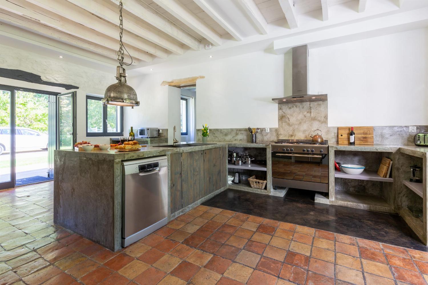 Kitchen | Holiday home in Nouvelle-Aquitaine