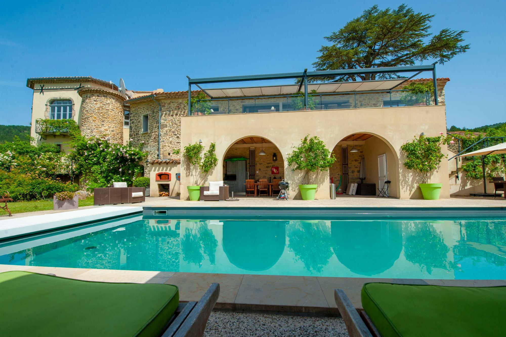 Holiday Accommodation With Private Heated Pool In France 