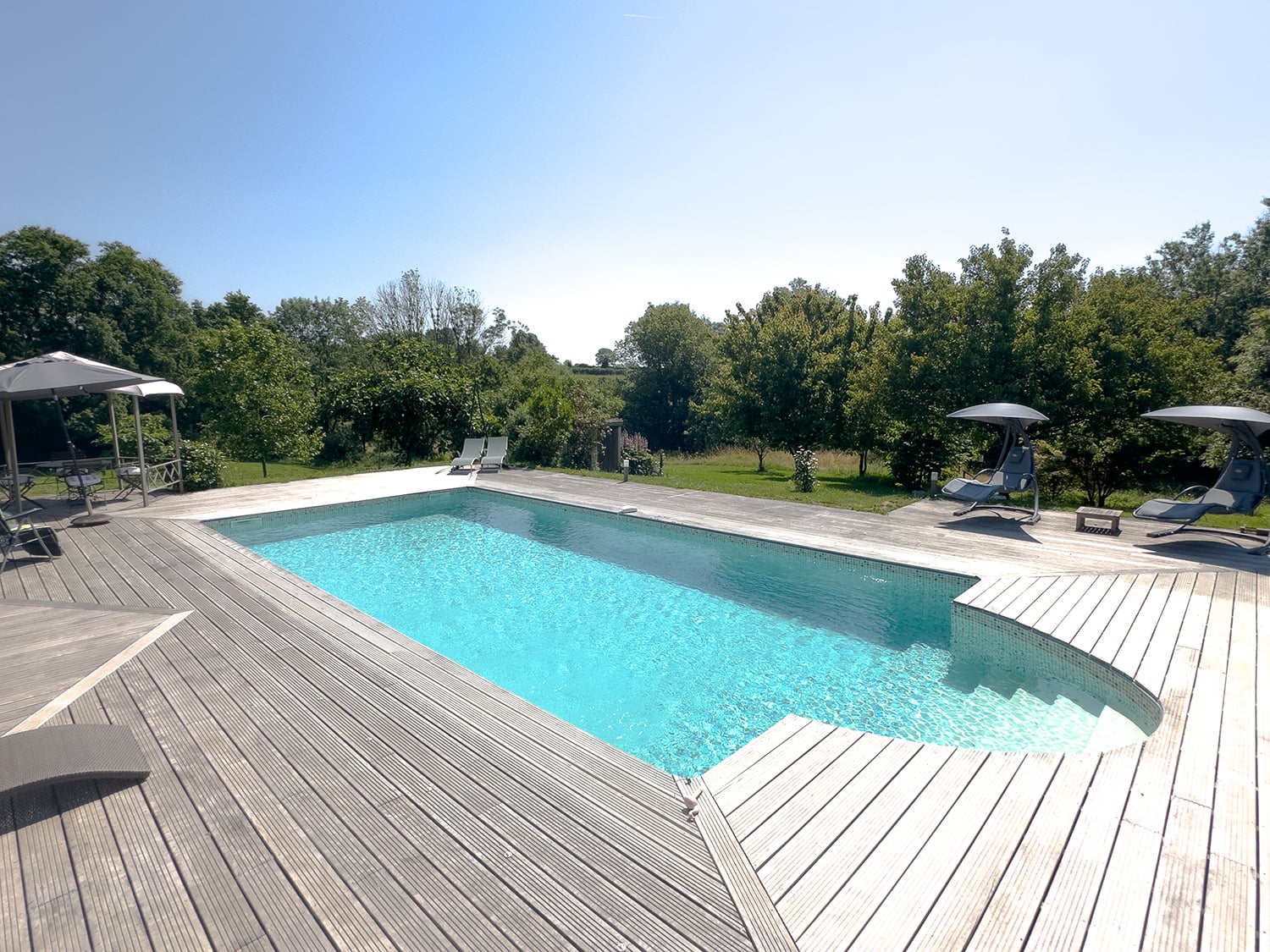 Shared pool in Pays de la Loire