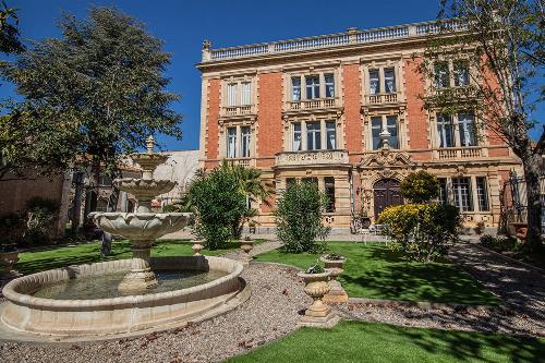 Holiday château in South of France