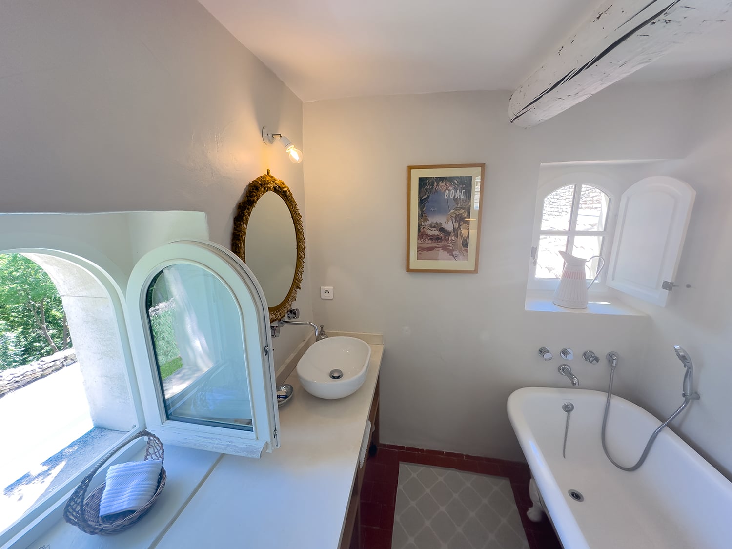 Bathroom | Holiday cottage near Gordes