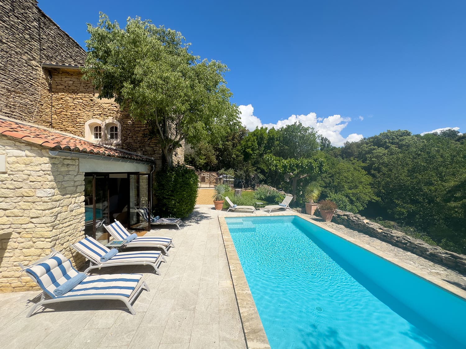 Holiday cottage in Gordes with private pool