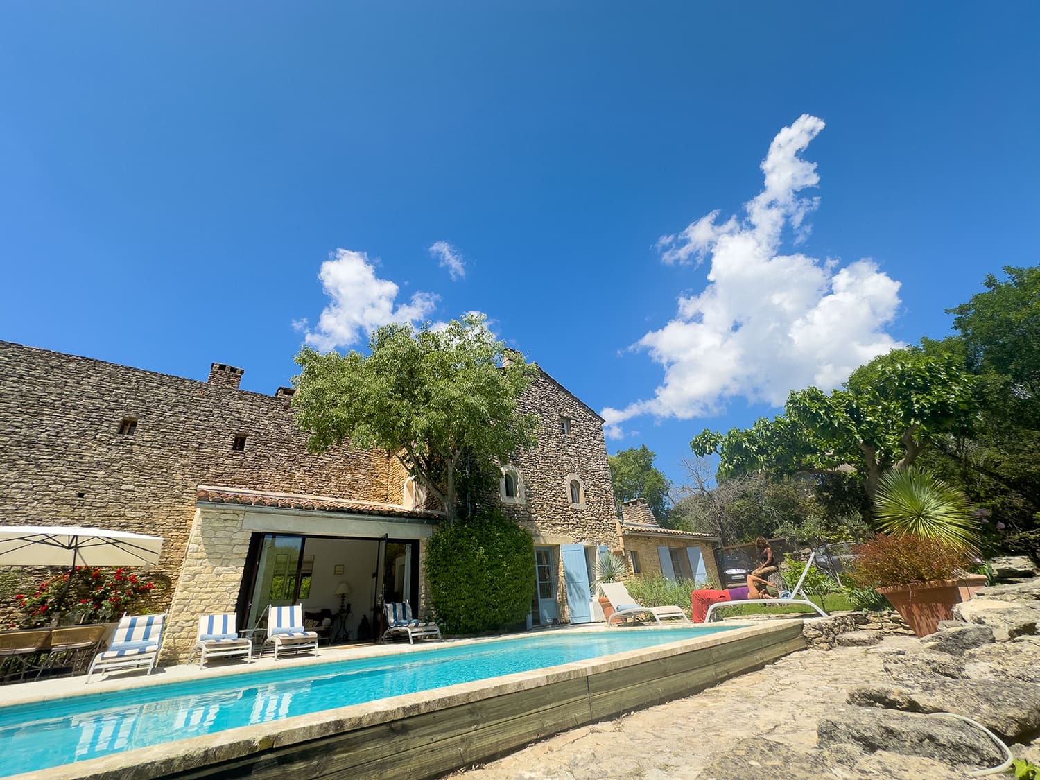 Holiday cottage near Gordes with private pool