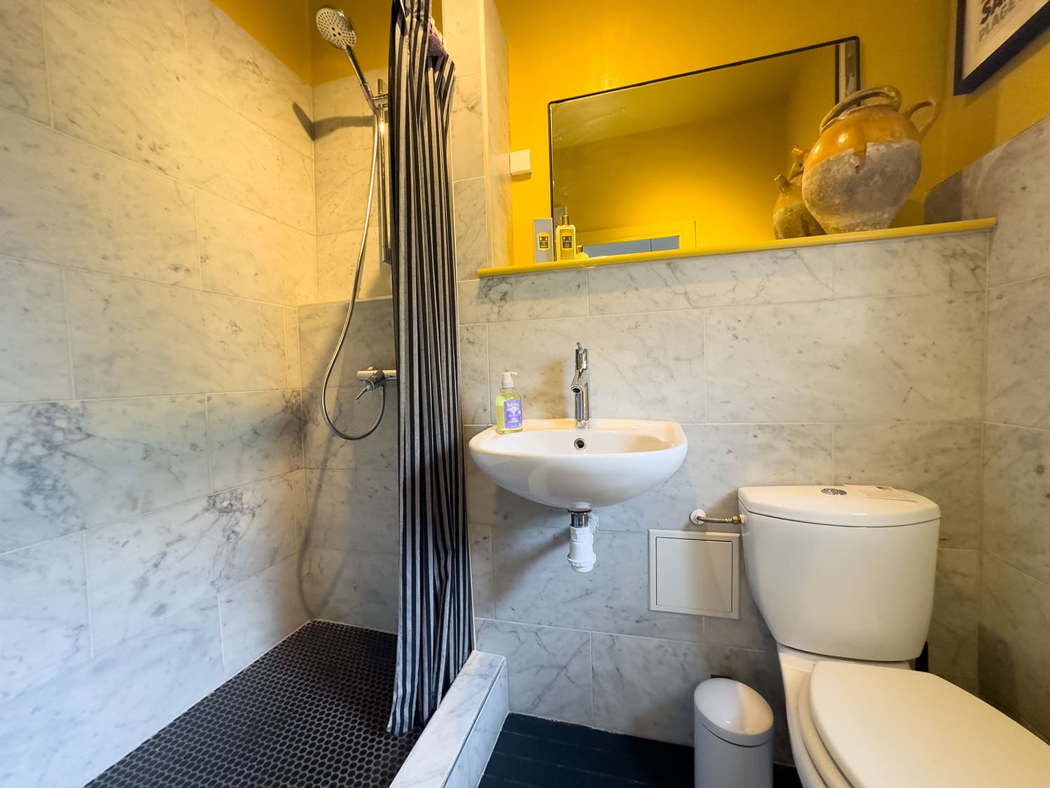 Bathroom | Holiday home in Duras