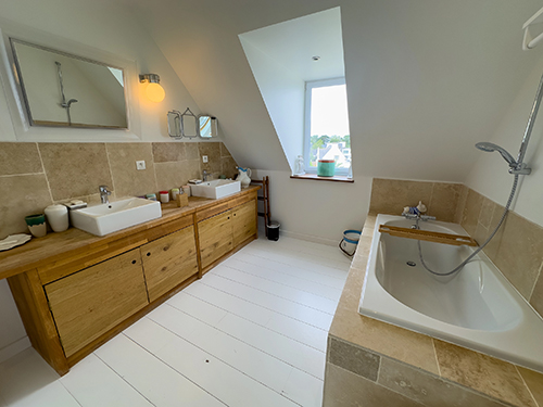 Bathroom | Holiday home in Finistère, Brittany