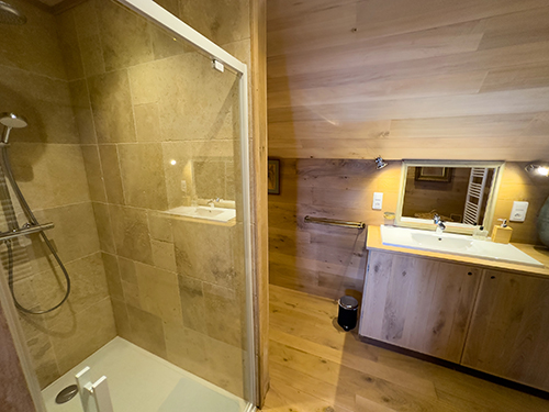 Bathroom | Holiday studio in Finistère, Brittany