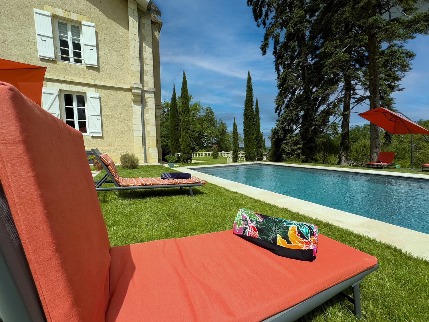 Vacation château with private pool in the Gers