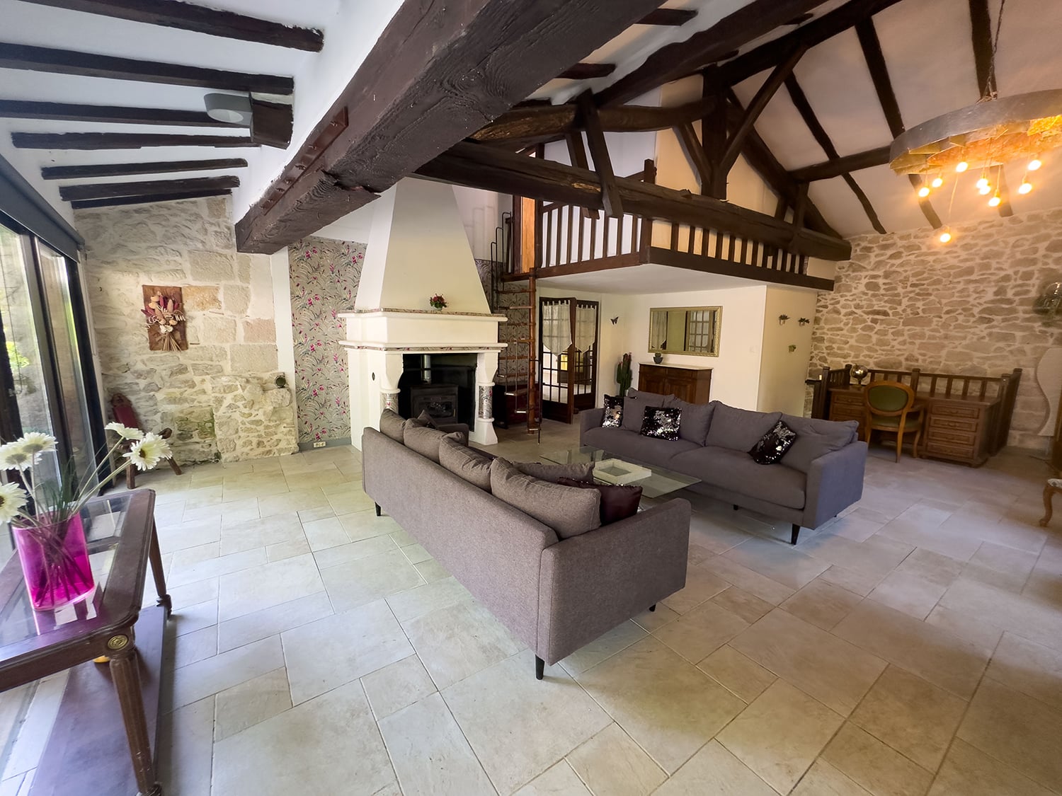 Sitting room | Holiday watermill in Nouvelle-Aquitaine