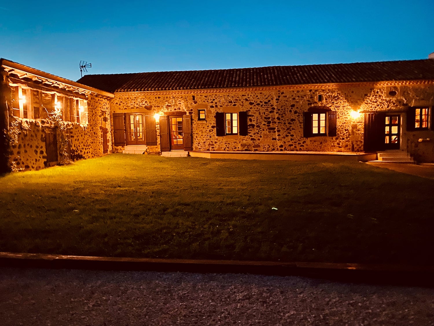 Holiday homes in Nouvelle-Aquitaine at night