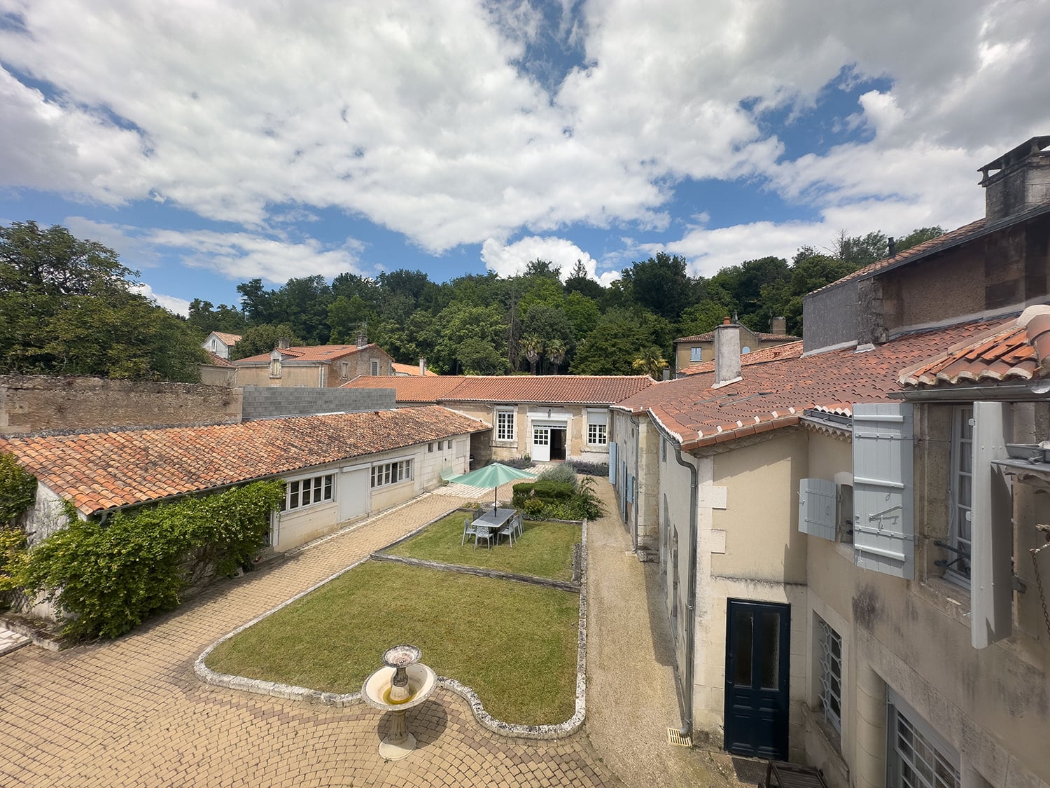 Courtyard | Holiday home in Dordogne