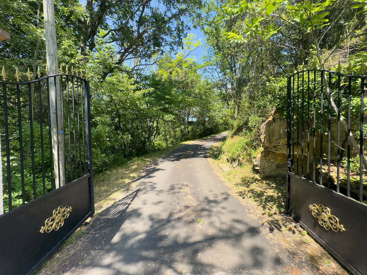 Entrance gates