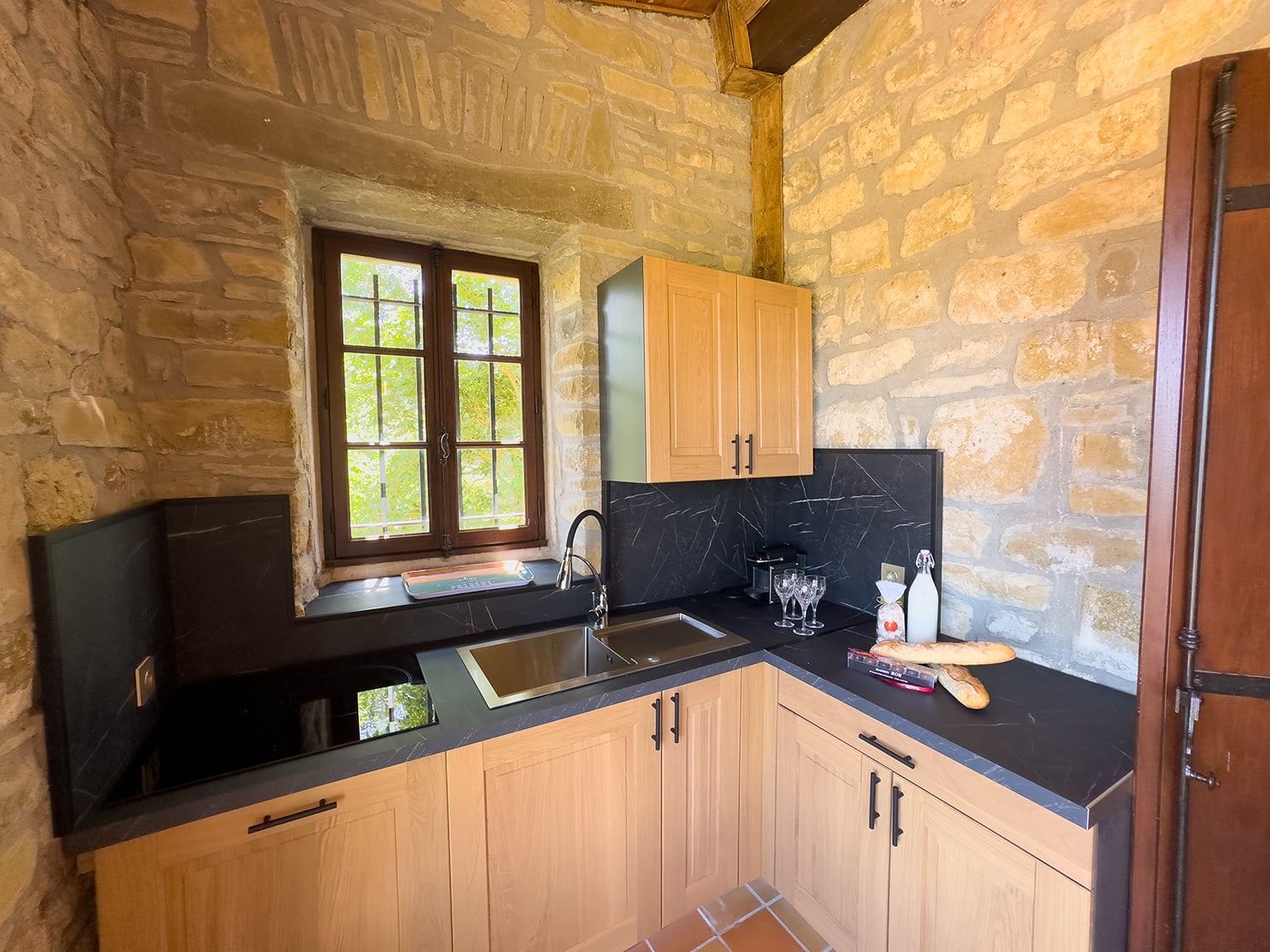 Kitchen | Vacation château in the South of France