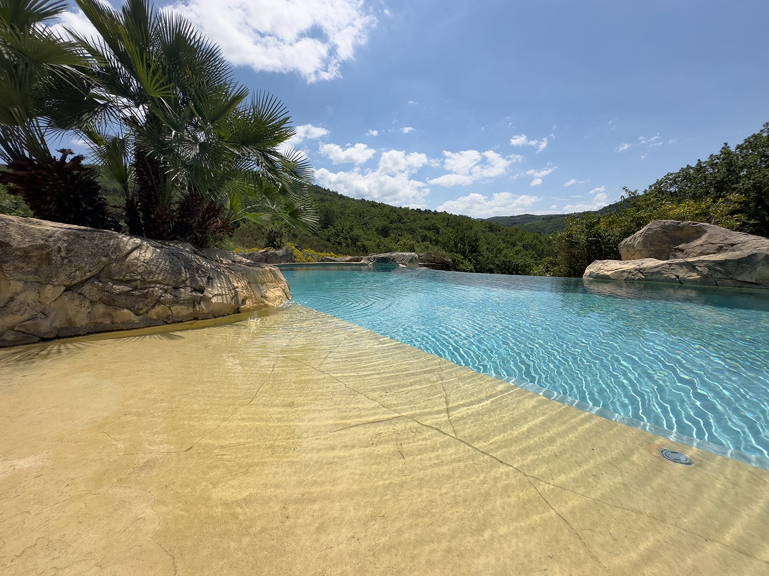 Private infinity pool