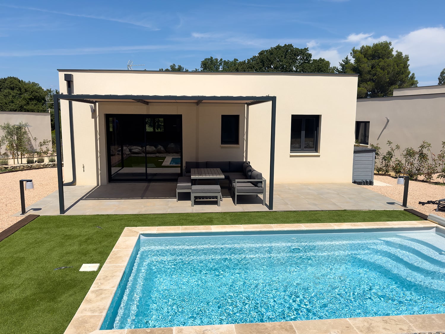 Holiday home near Avignon with private pool