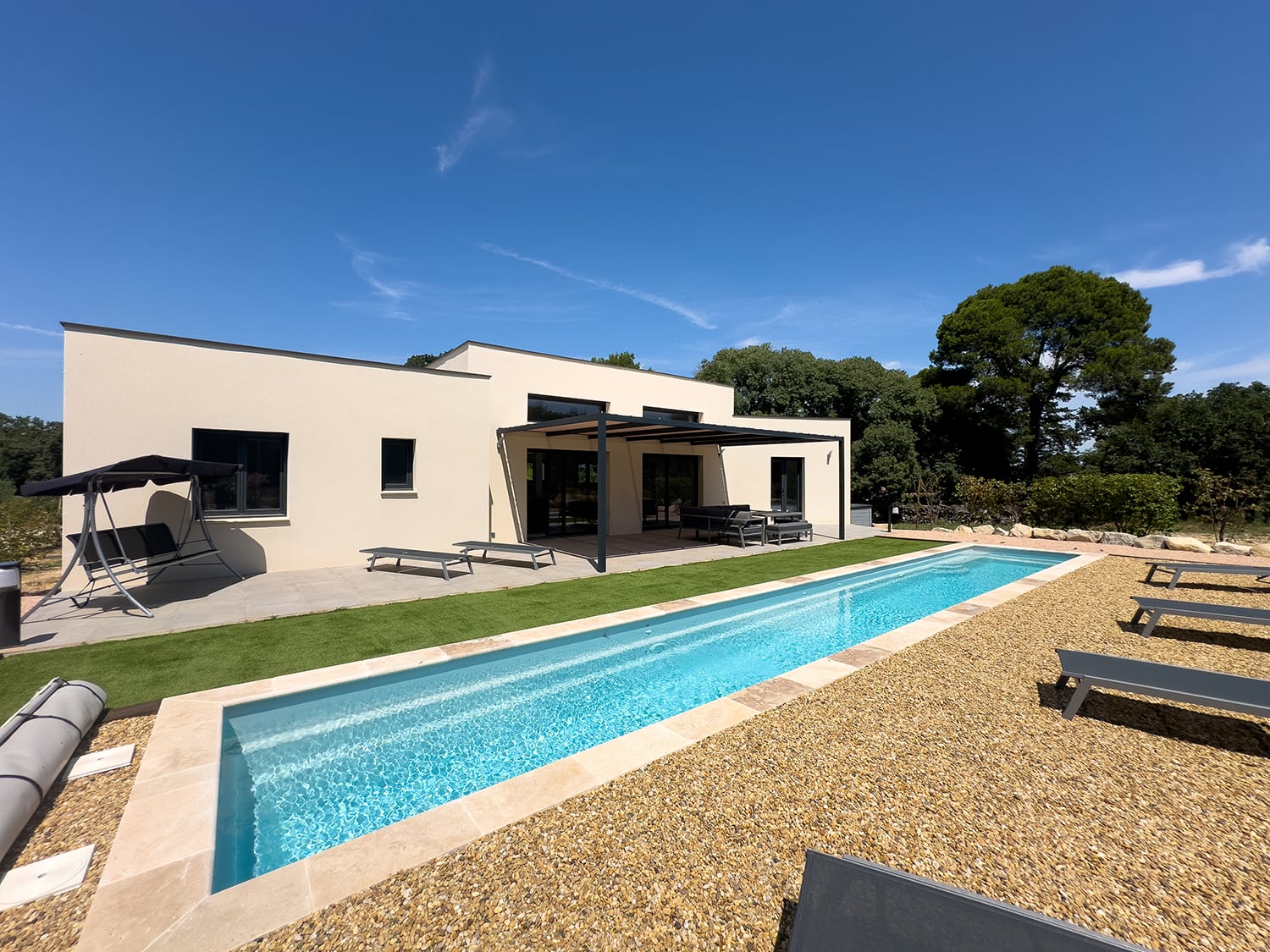 Holiday villa near Avignon with private pool
