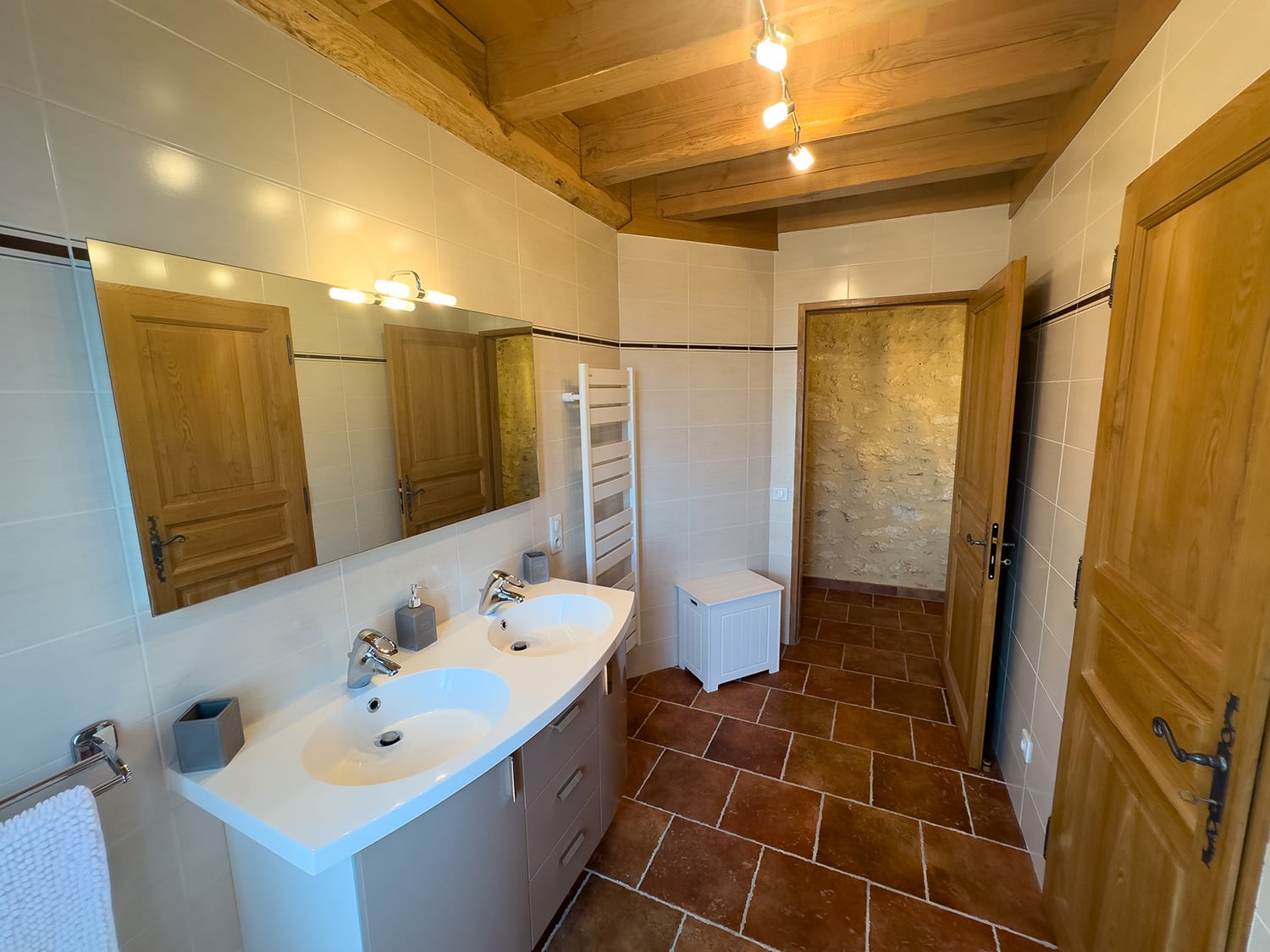 Bathroom | Holiday cottage in Cuzorn, Nouvelle-Aquitaine